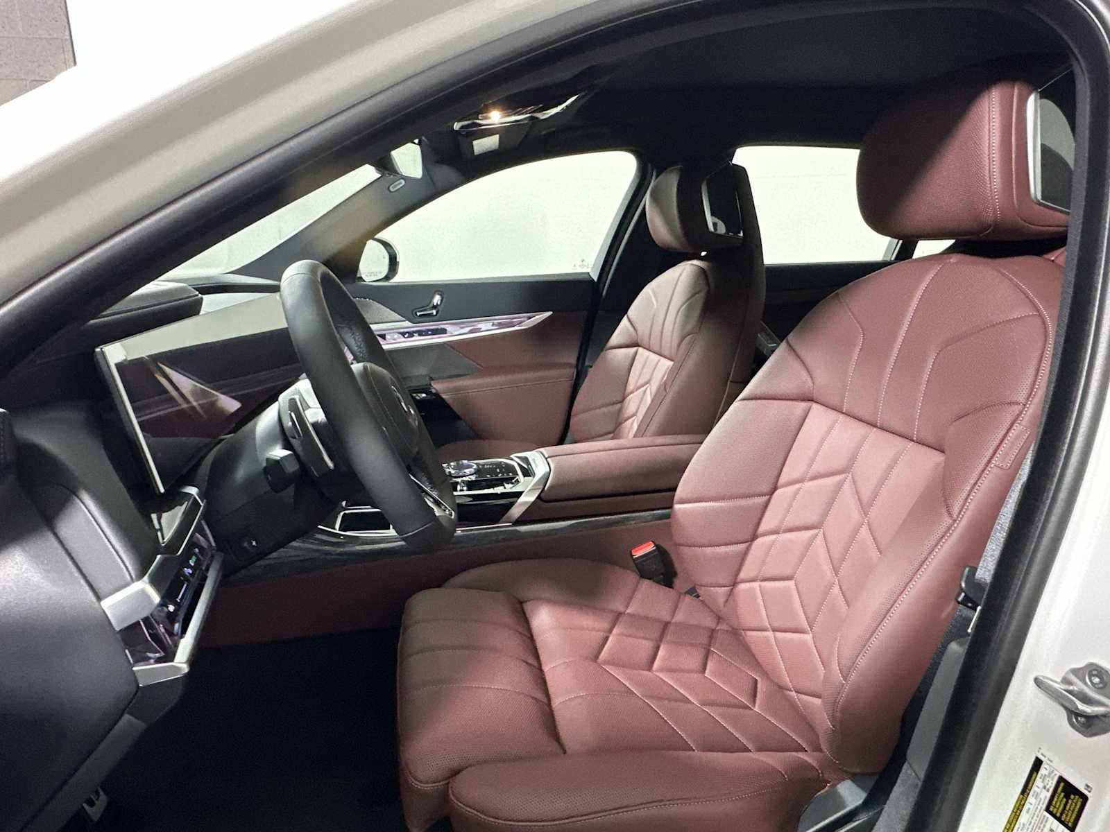 New 2026 BMW 740i xDrive w/ Executive Package image 11