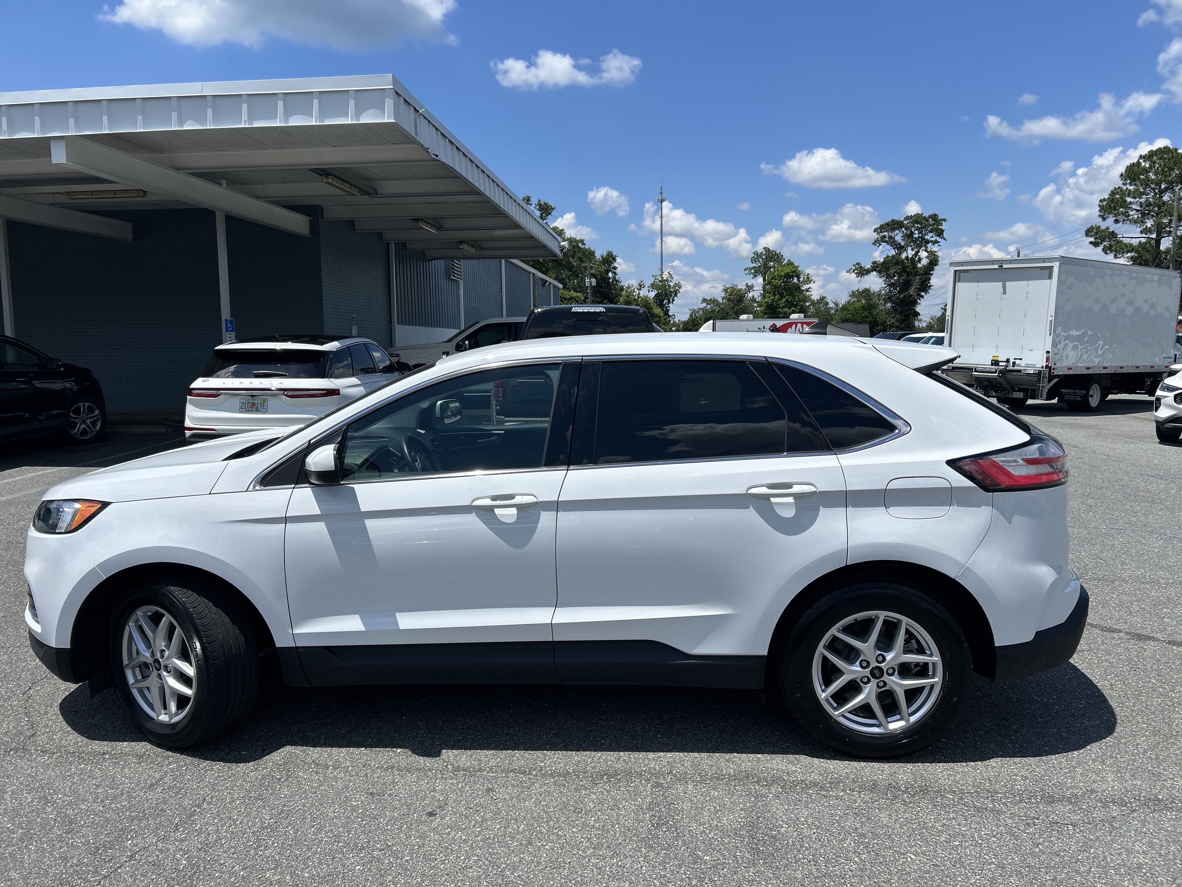 Used 2024 Ford Edge SEL AWD/4WD image 4