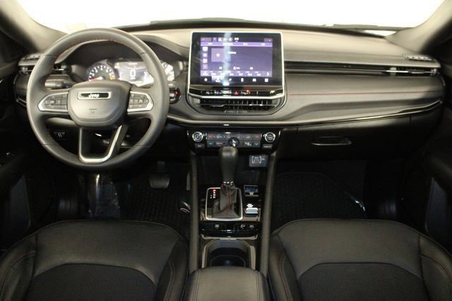 Used 2024 Jeep Compass Trailhawk AWD/4WD image 30
