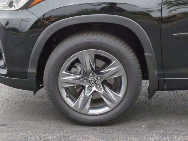 Certified 2019 Toyota Highlander Limited Platinum AWD/4WD image 7
