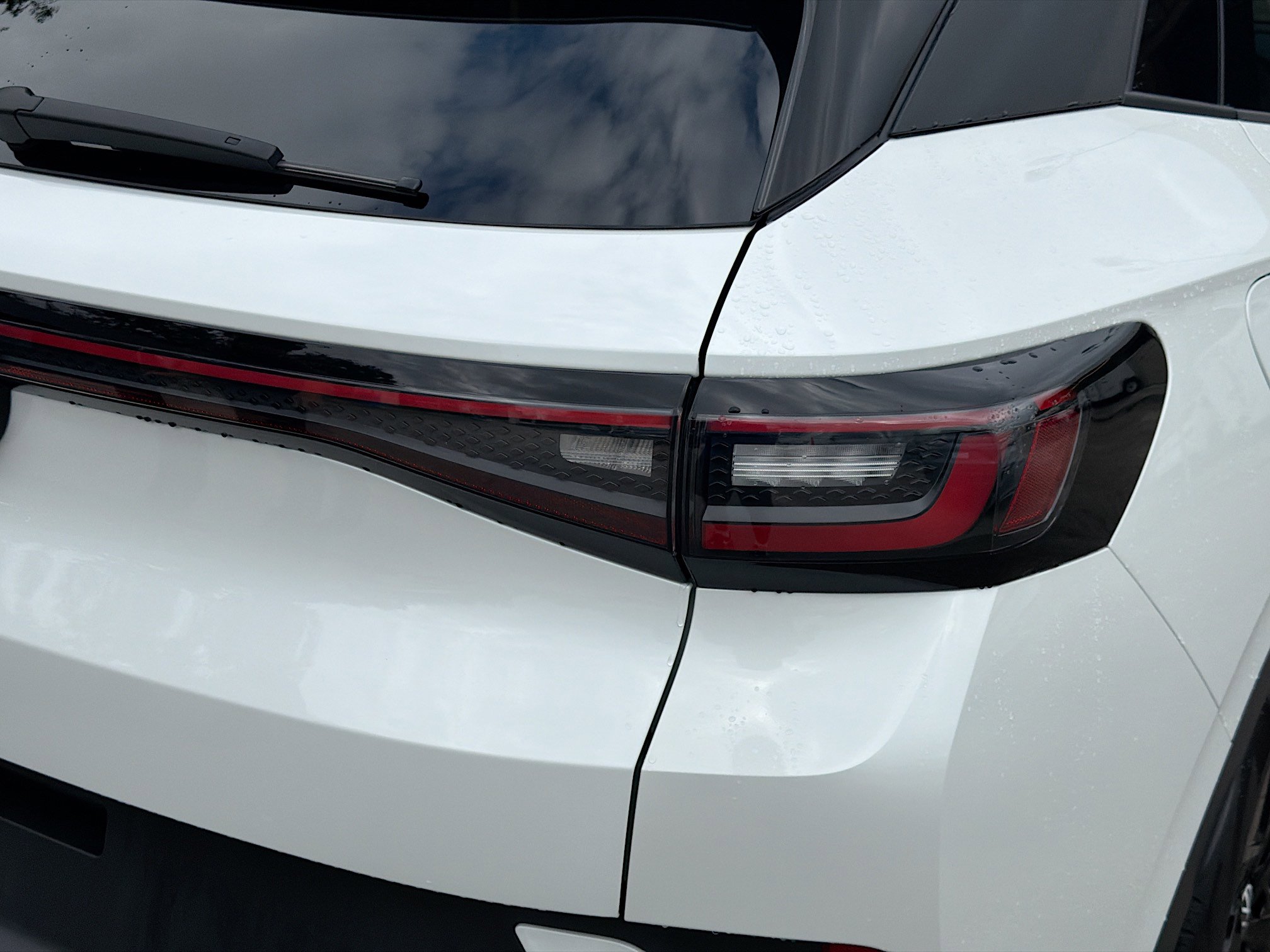 Certified 2025 Volkswagen ID.4 Pro S w/ ID.4 Black Package image 28