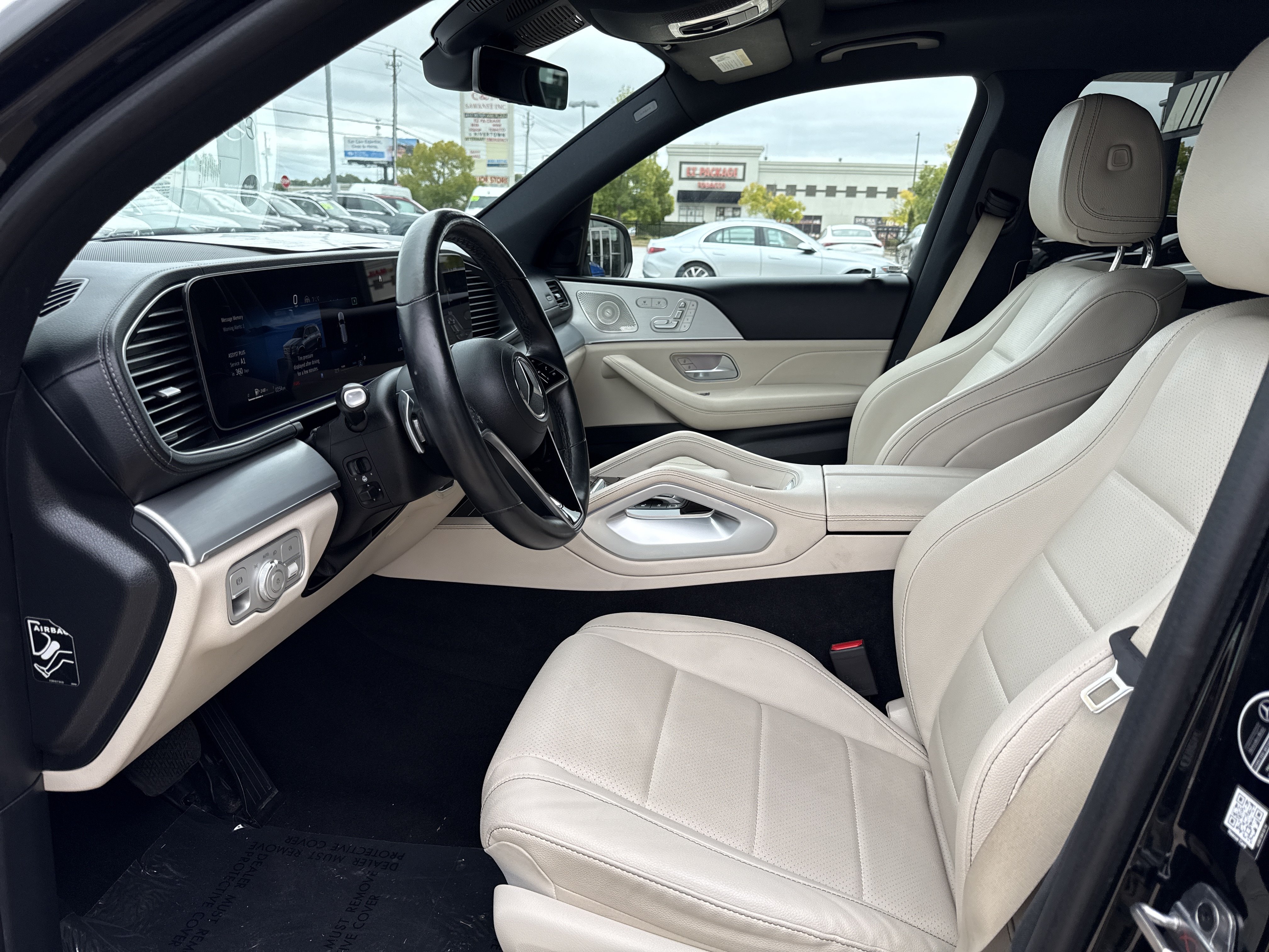 Used 2025 Mercedes-Benz GLS 450 4MATIC image 4