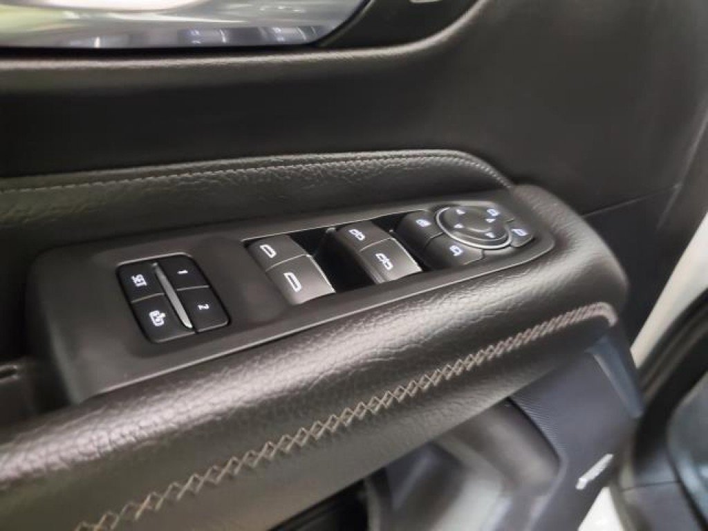 Used 2021 GMC Yukon Denali w/ Denali Premium Package image 17