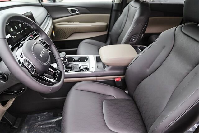 New 2026 Kia Carnival EX FWD image 15