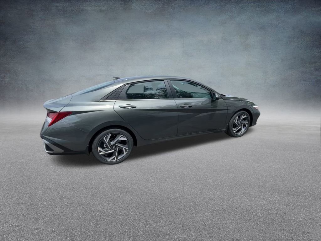 New 2025 Hyundai Elantra Limited image 23