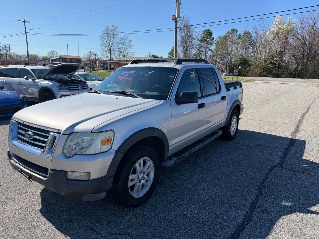 Used 2010 Ford Explorer Sport Trac XLT image 2