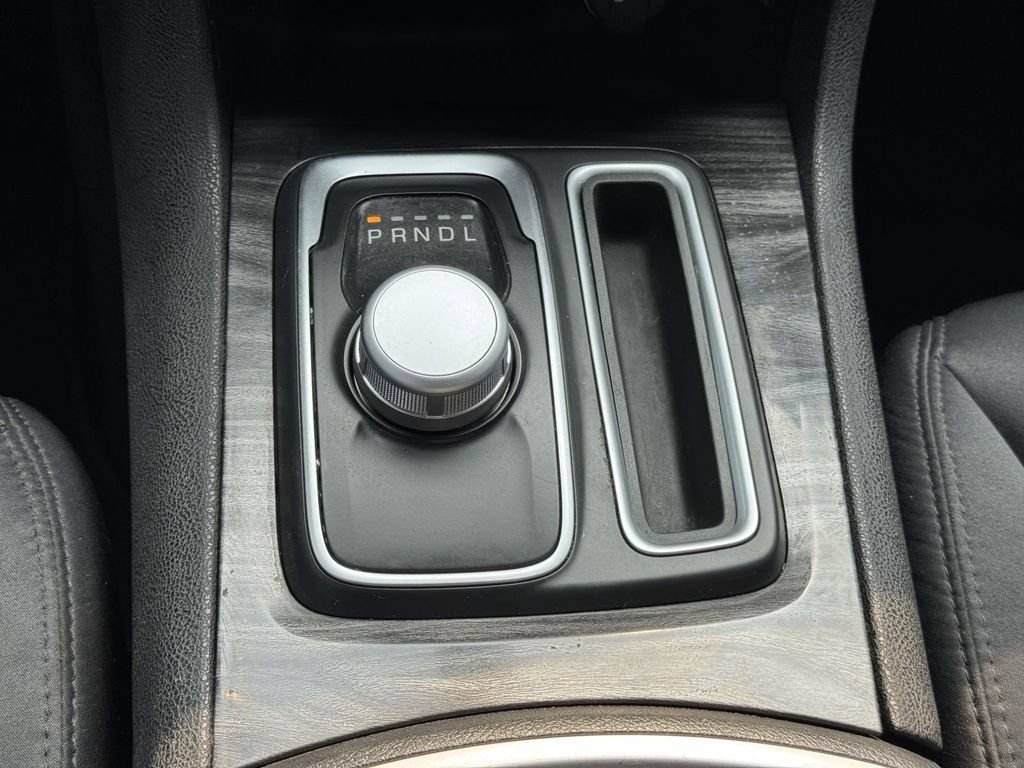 Used 2021 Chrysler 300 Touring w/ Sport Appearance Package RWD image 6
