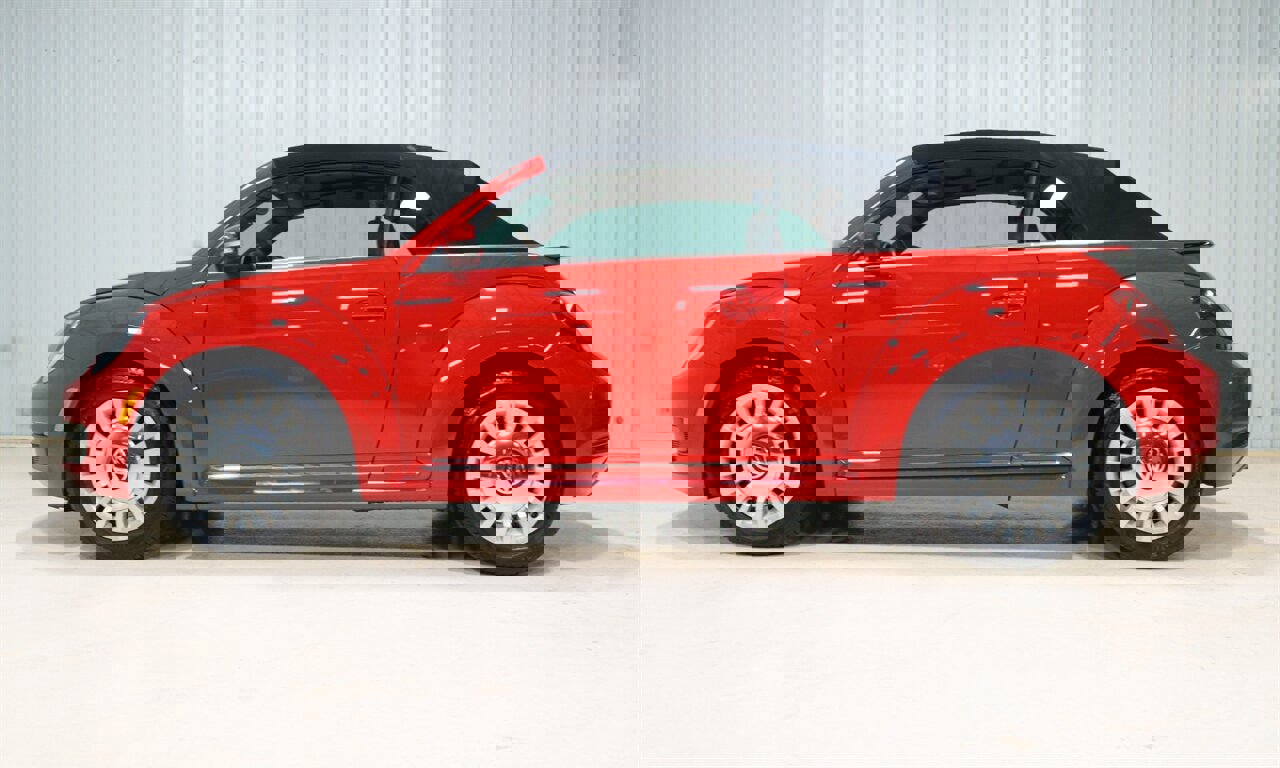 Used 2013 Volkswagen Beetle 2.5 image 2