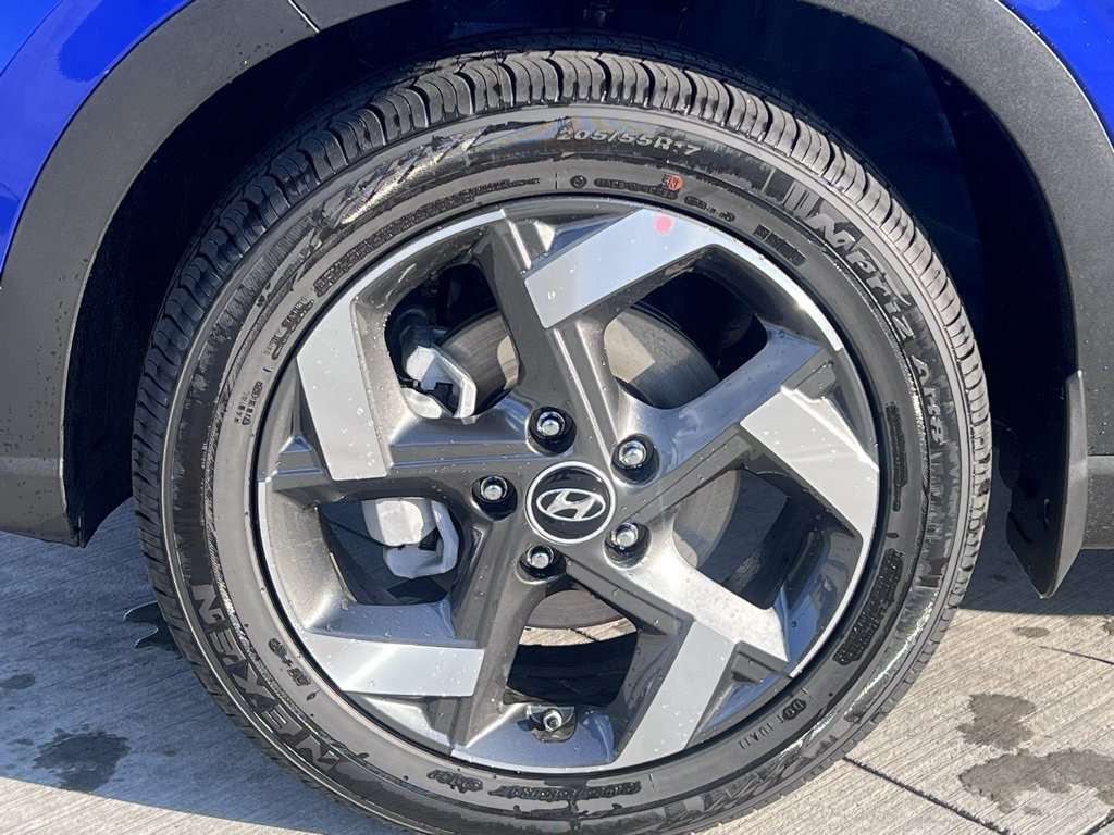 New 2025 Hyundai Venue Limited image 11