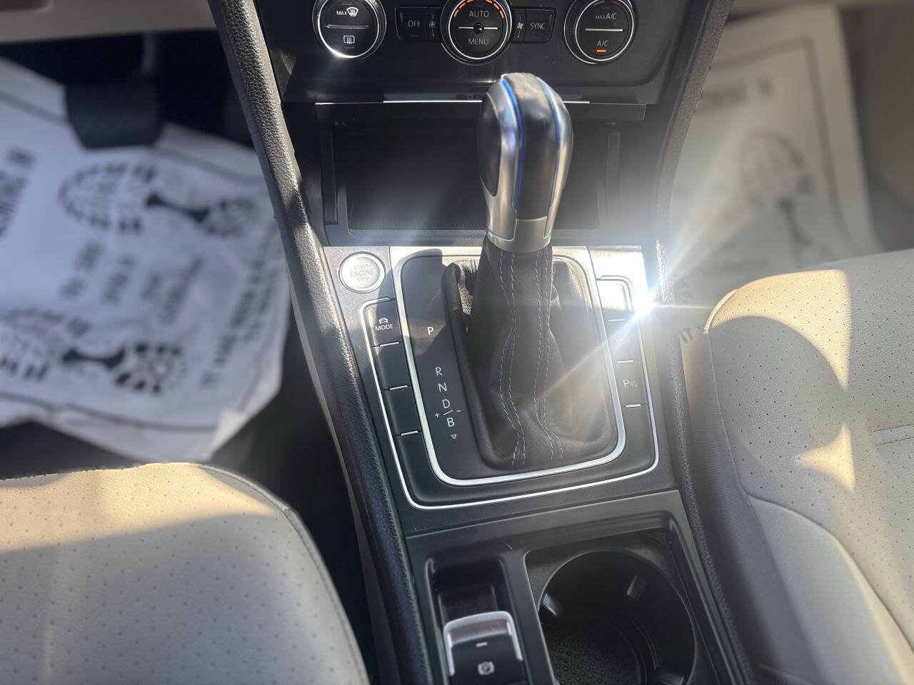 Used 2019 Volkswagen e-Golf SEL Premium FWD image 15