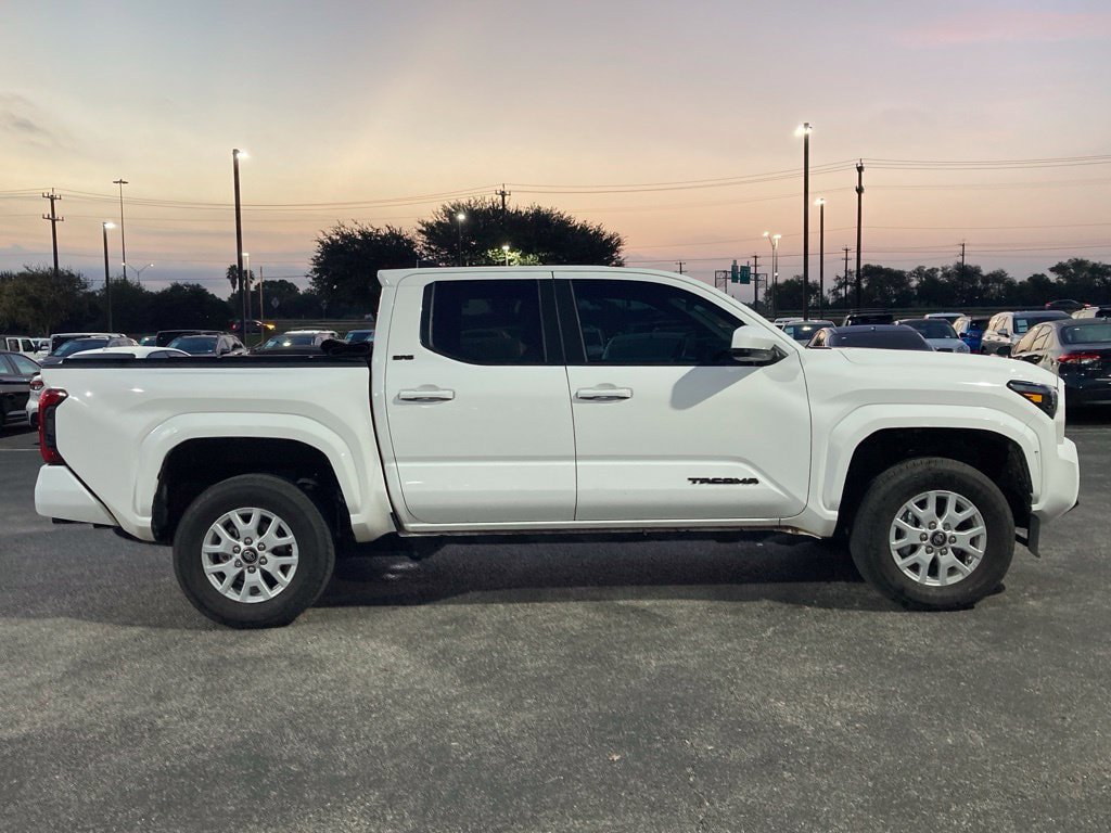 Certified 2026 Toyota Tacoma SR5 AWD/4WD image 4