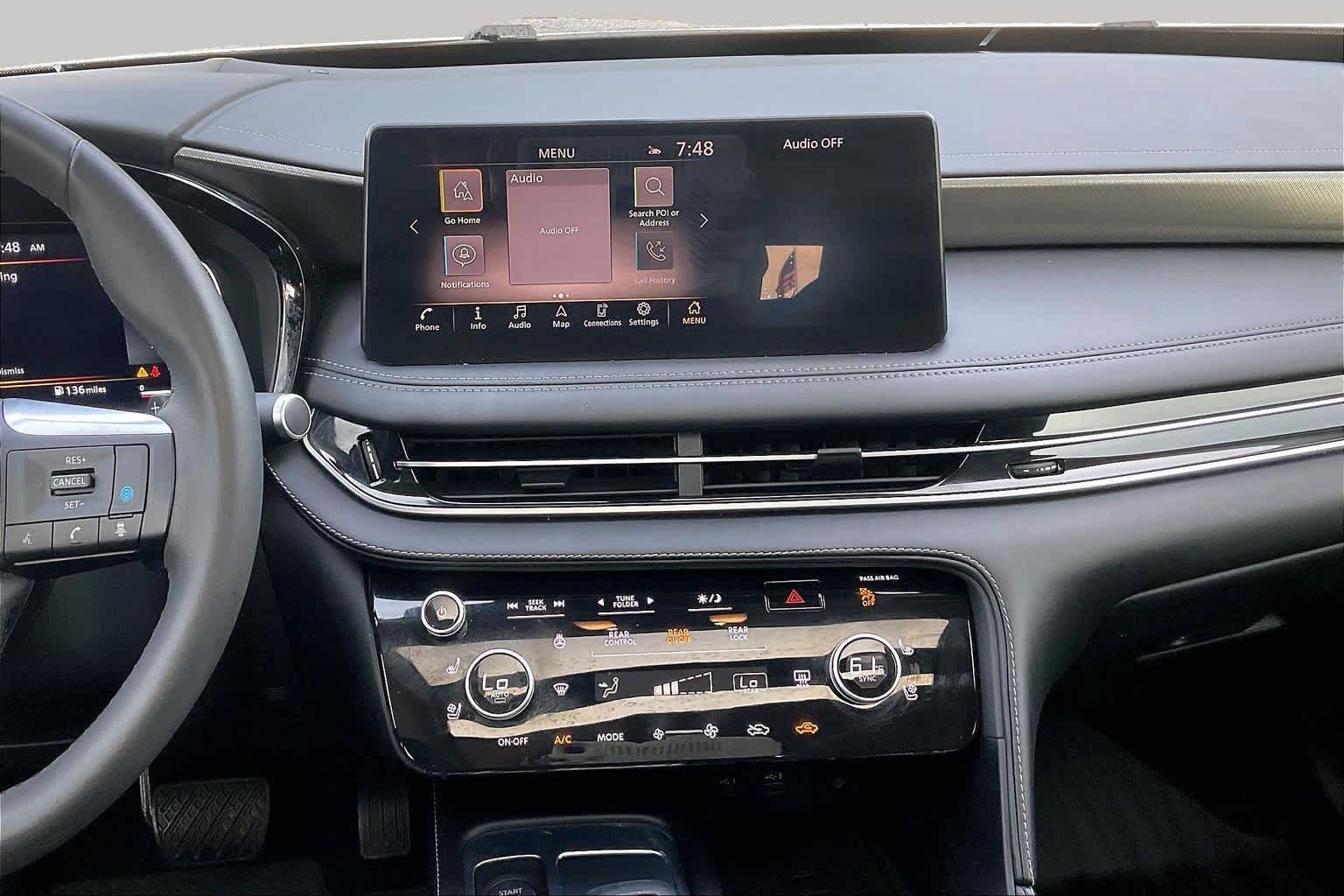 Used 2024 INFINITI QX60 Luxe w/ Vision Package FWD image 6