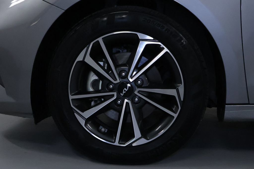 Used 2024 Kia Forte LXS image 27