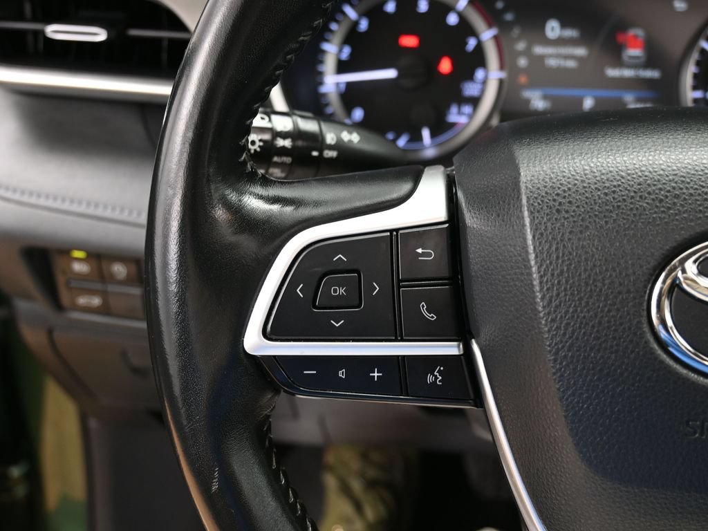 Used 2023 Toyota Highlander XLE AWD/4WD image 20
