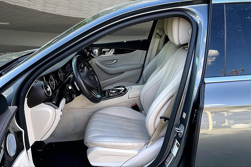 Used 2017 Mercedes-Benz E 300 image 21
