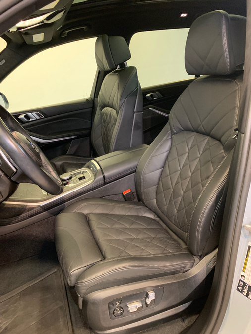 Used 2025 BMW X7 xDrive40i w/ M Sport Package AWD/4WD image 16