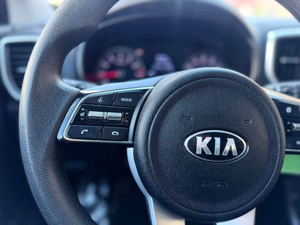 Used 2022 Kia Sportage LX AWD/4WD image 32