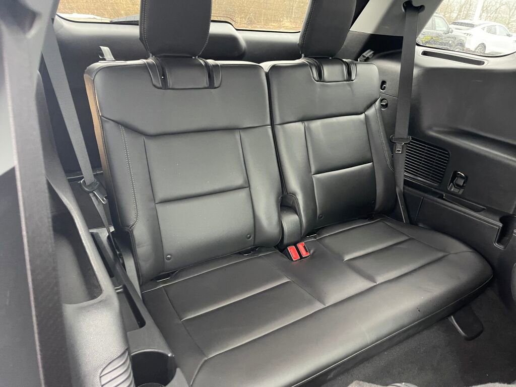 Used 2022 Ford Explorer XLT w/ Equipment Group 202A image 21