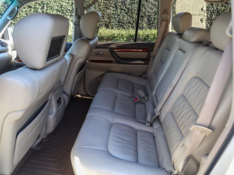 Used 2003 Lexus LX 470 4WD image 25