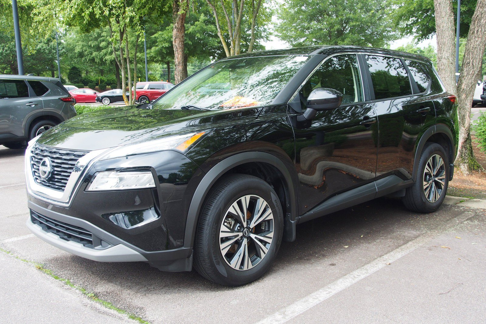 Used 2023 Nissan Rogue SV AWD/4WD image 3