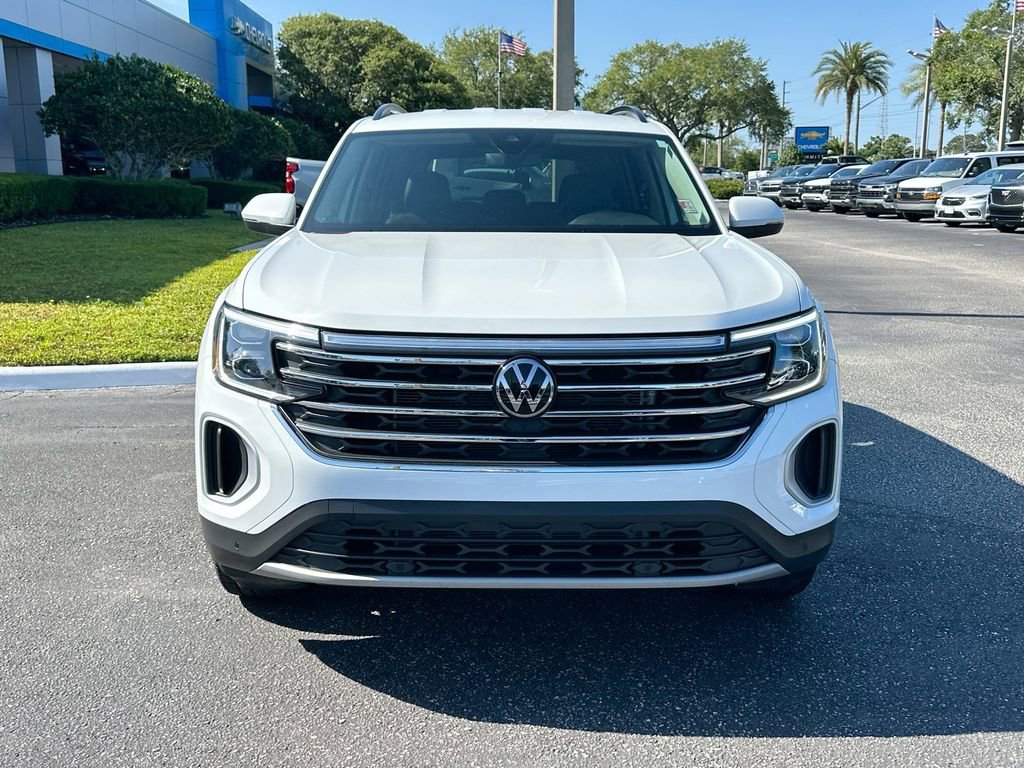 Used 2025 Volkswagen Atlas SE FWD image 2
