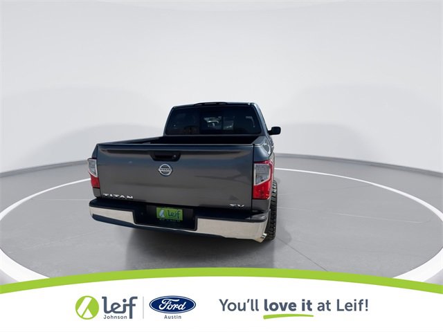 Used 2017 Nissan Titan SV image 10