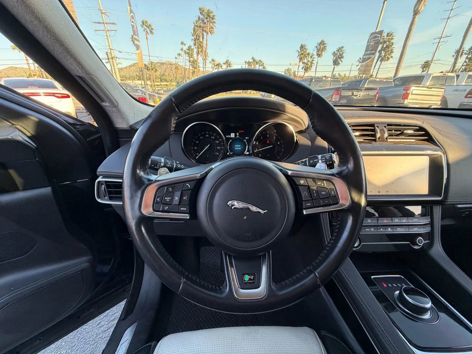 Used 2019 Jaguar F-PACE R-Sport image 14