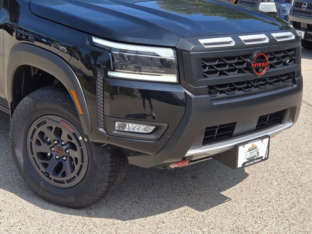 New 2025 Nissan Frontier PRO-4X w/ Pro Premium Package image 2