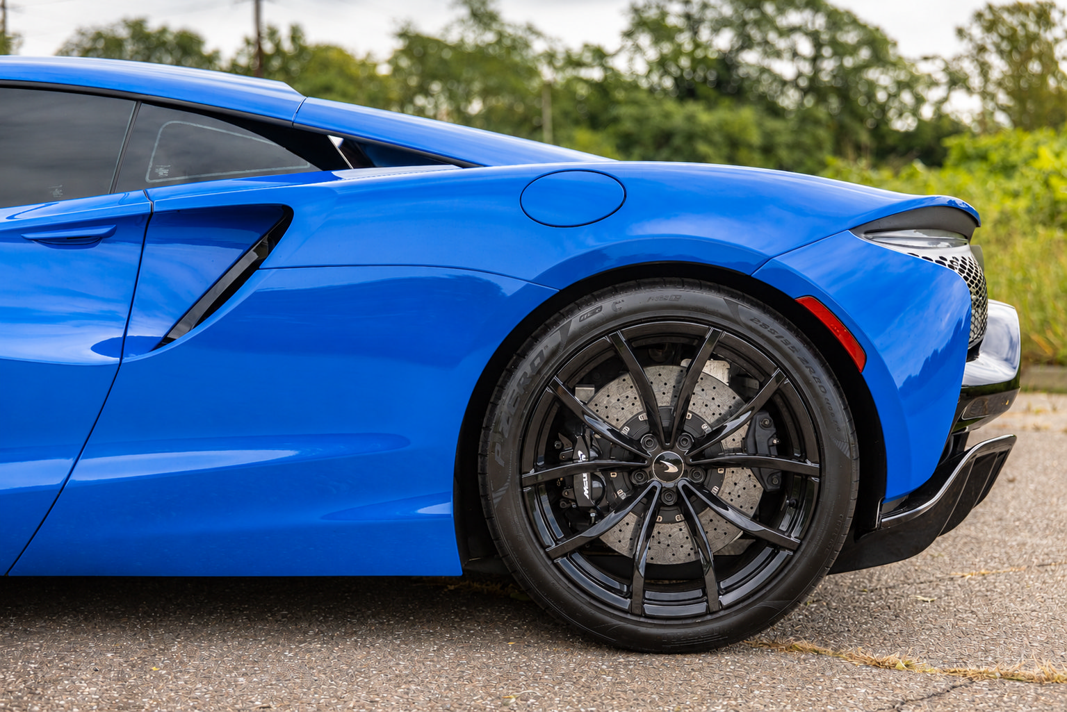 Used 2024 McLaren Artura RWD image 26