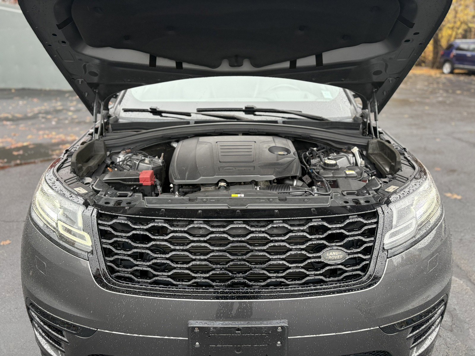 Used 2018 Land Rover Range Rover Velar R-Dynamic HSE image 34