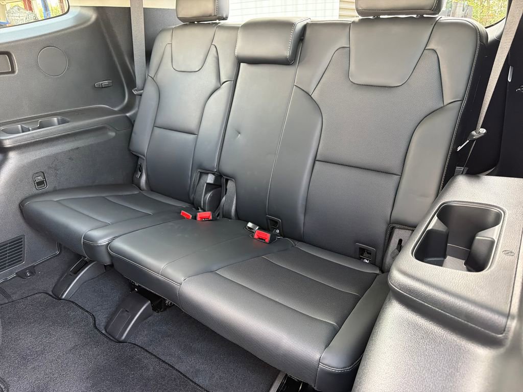 Used 2024 Kia Telluride LX image 32