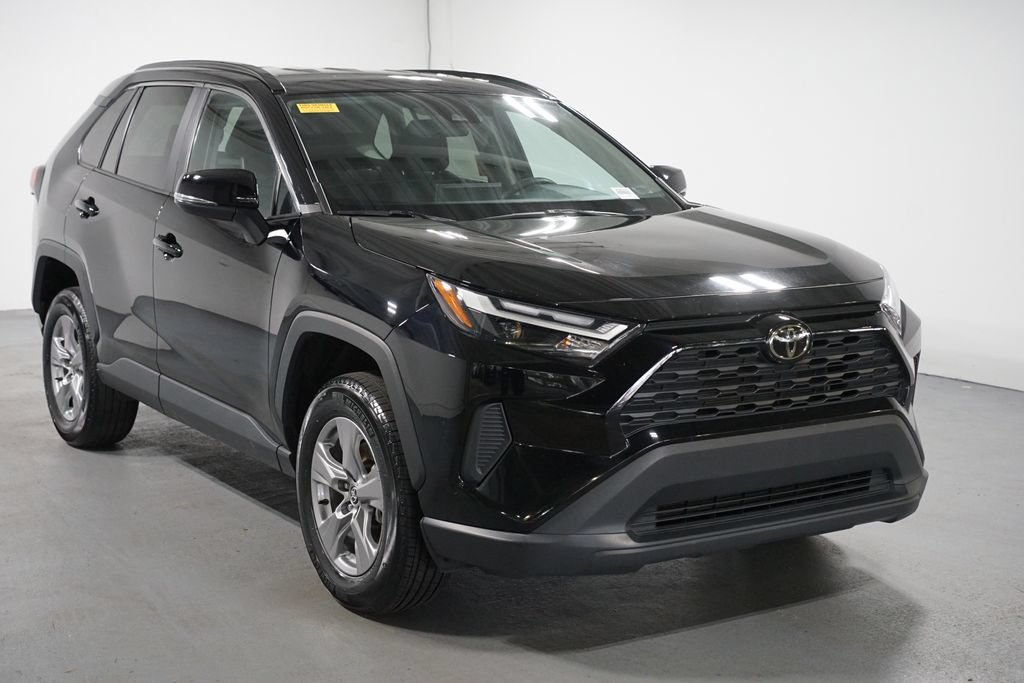 Certified 2025 Toyota RAV4 XLE FWD image 3
