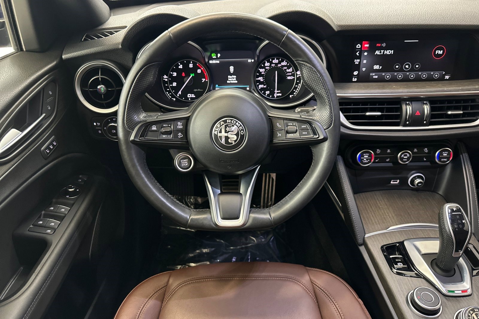 Used 2022 Alfa Romeo Stelvio Ti image 27