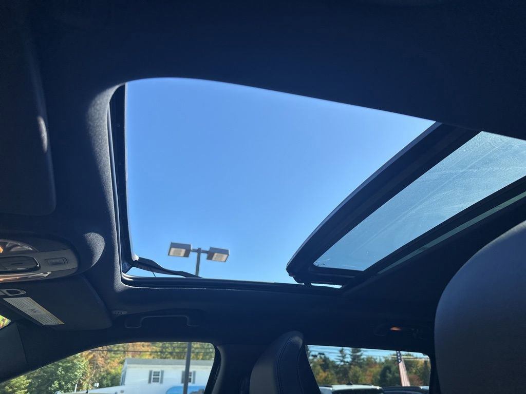 New 2025 Jeep Compass Latitude w/ Sun & Sound Group image 22