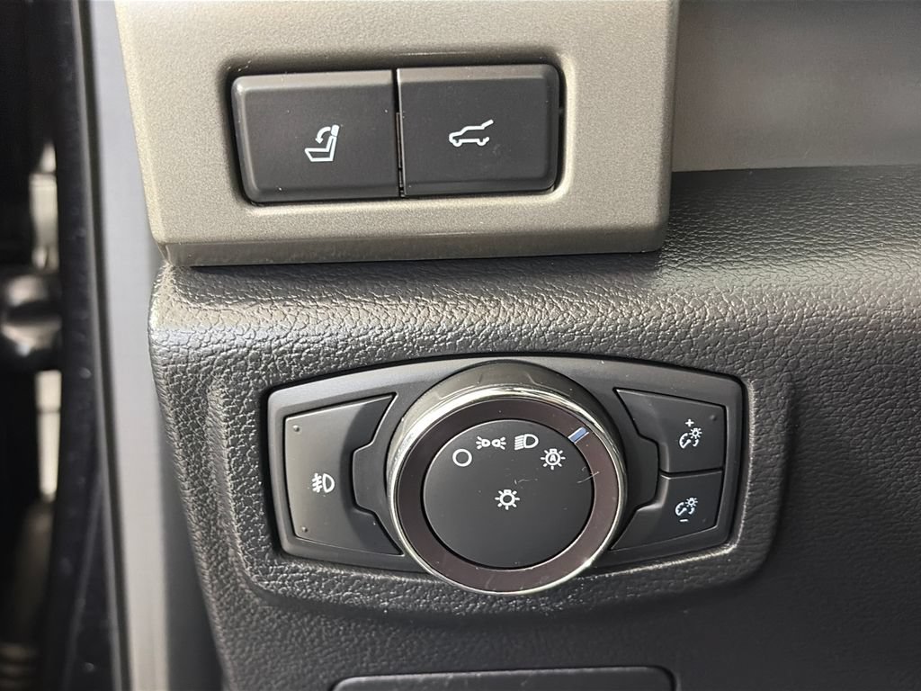 Certified 2019 Ford Expedition XLT w/ Equipment Group 202A AWD/4WD image 24