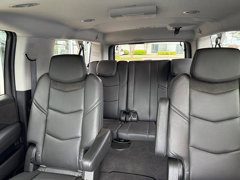 Used 2020 Cadillac Escalade ESV Luxury AWD/4WD image 8