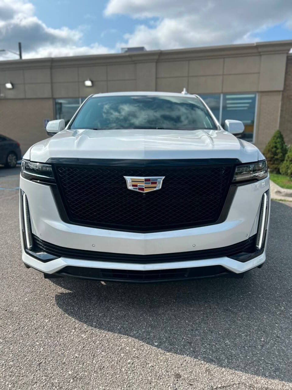 Used 2021 Cadillac Escalade Sport Platinum AWD/4WD image 2