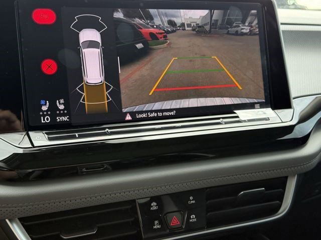 Used 2025 Volkswagen Atlas Peak Edition SE image 16