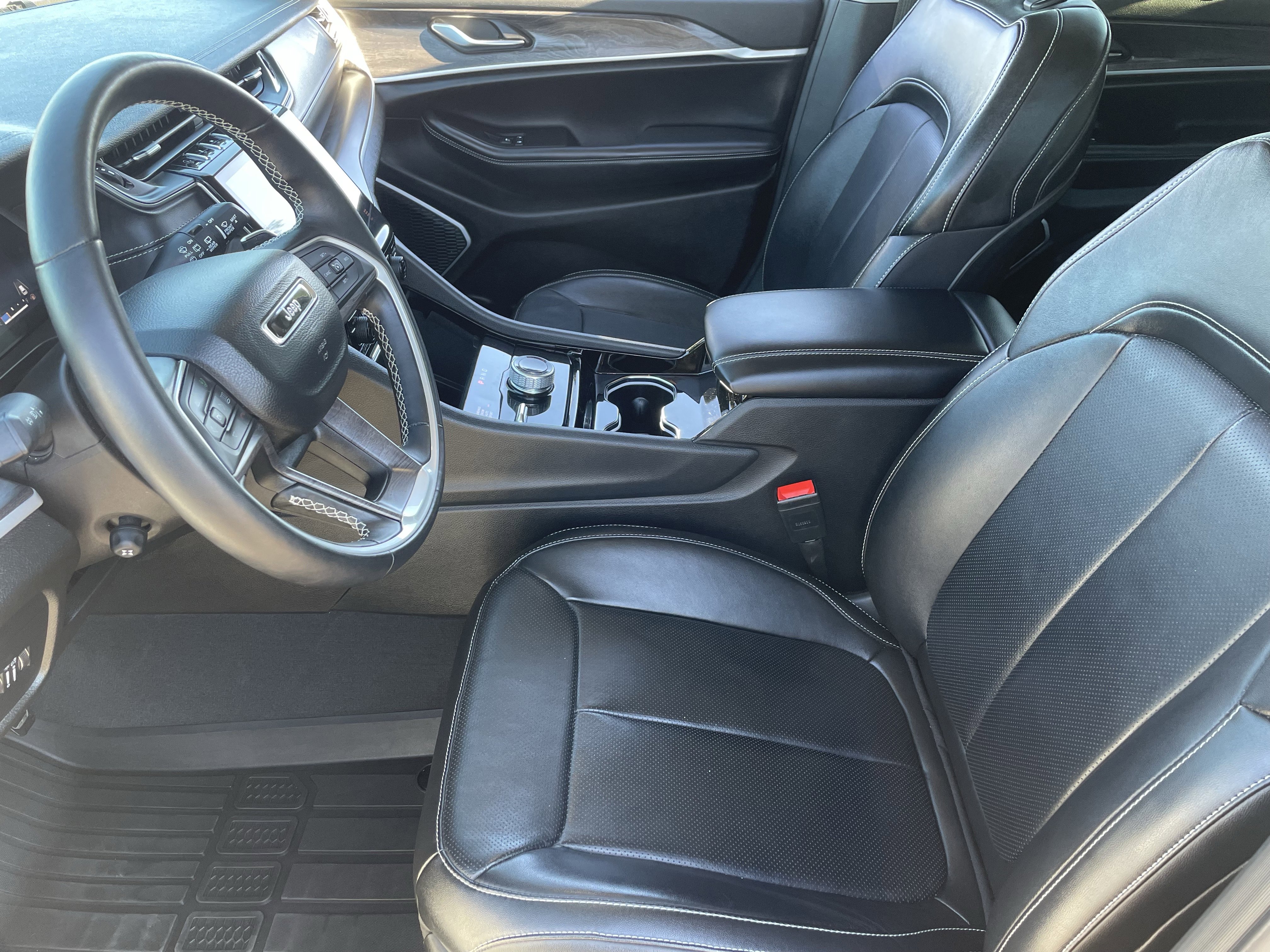 Certified 2022 Jeep Grand Cherokee L Limited w/ Luxury Tech Group II image 19