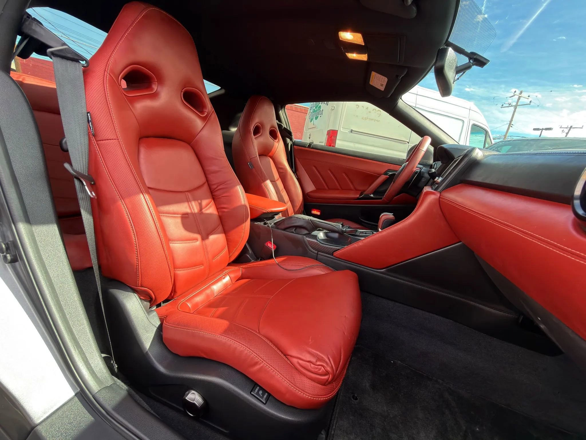 Used 2024 Nissan GT-R Premium w/ Premium Interior Package image 8