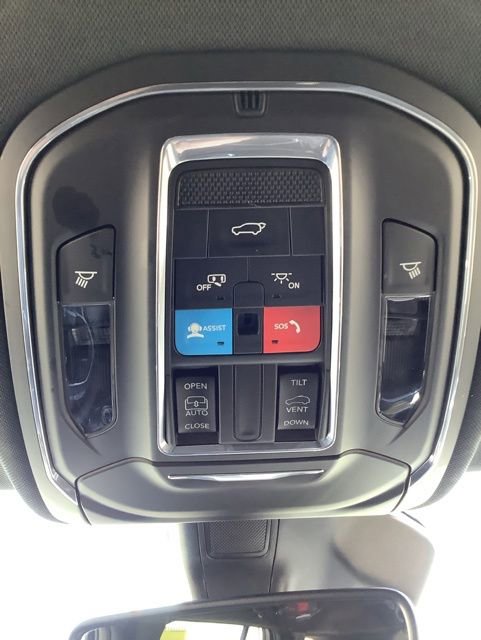 Certified 2023 Jeep Grand Cherokee Altitude AWD/4WD image 15