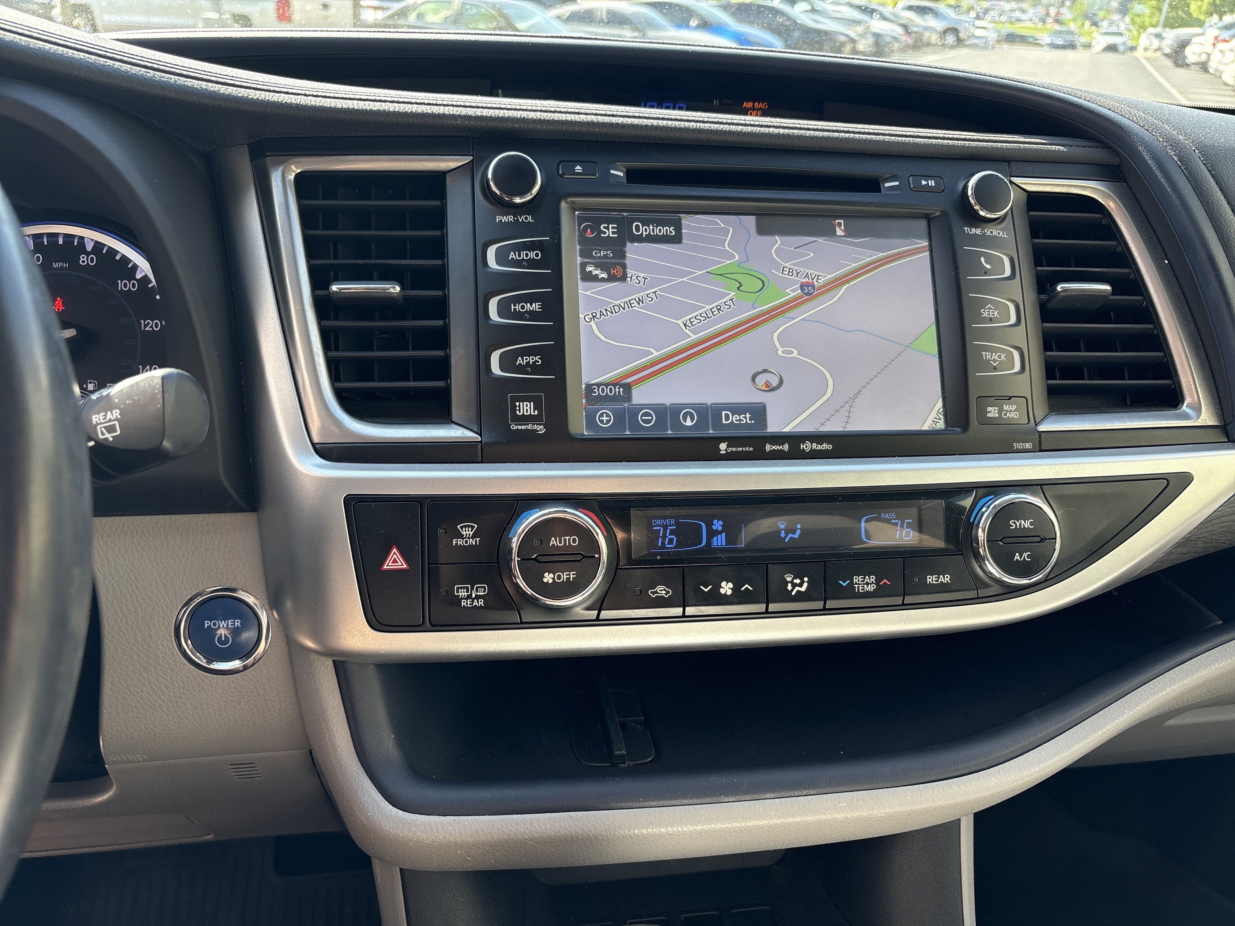 Used 2017 Toyota Highlander Limited AWD/4WD image 30