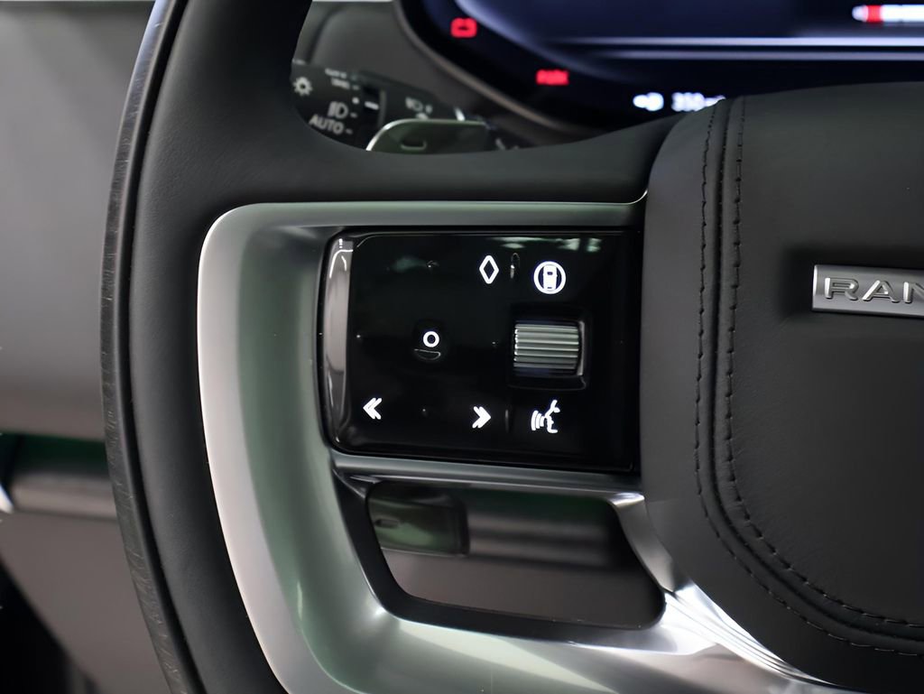 Certified 2025 Land Rover Range Rover SE AWD/4WD image 26