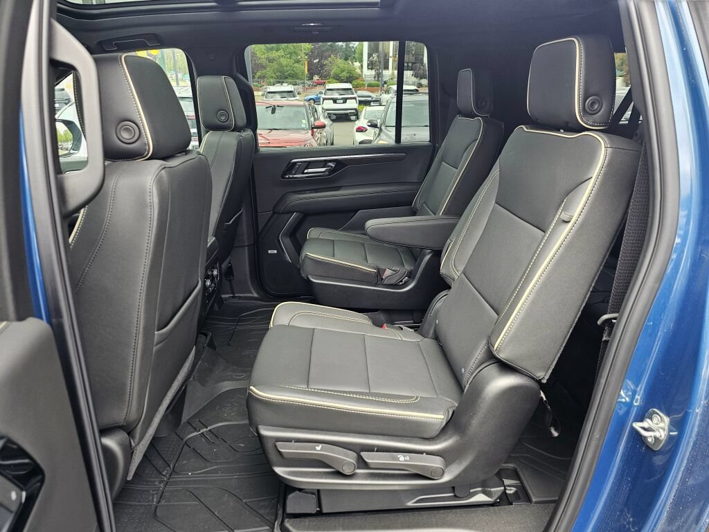 New 2026 Chevrolet Suburban Premier w/ Sun And Tow Package AWD/4WD image 24