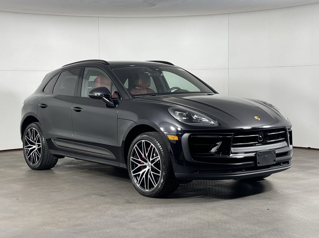 Certified 2023 Porsche Macan S image 9