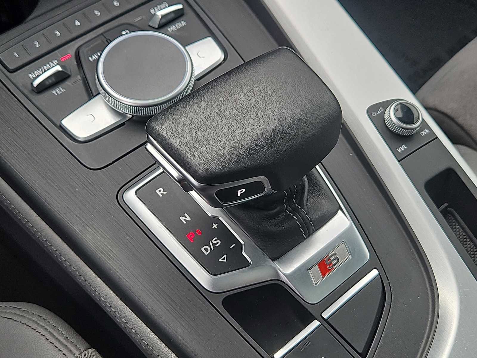 Used 2019 Audi S4 Premium Plus w/ Premium Plus Package image 29