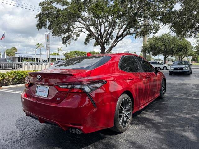 Used 2022 Toyota Camry SE w/ Convenience Package FWD image 7