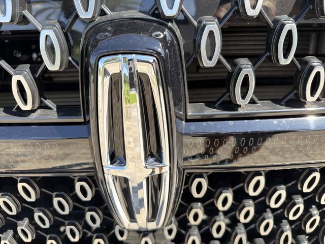 New 2026 Lincoln Navigator L Reserve AWD/4WD image 7
