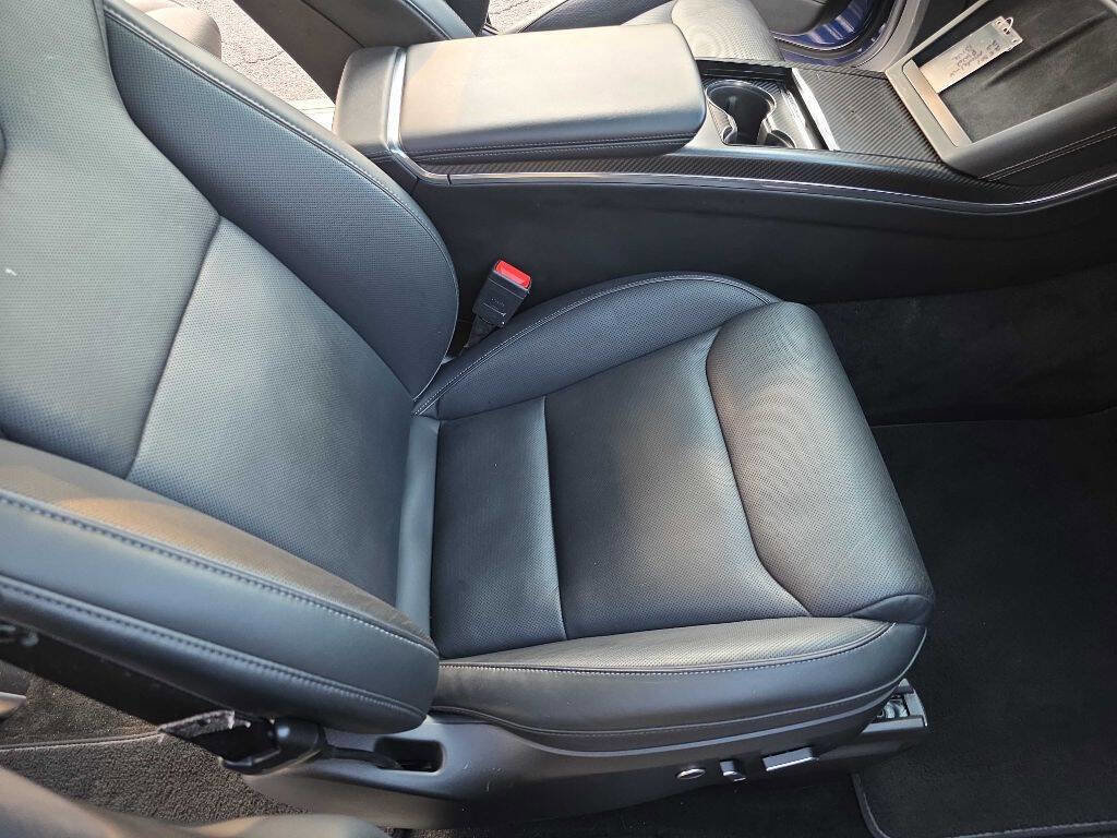 Used 2022 Tesla Model X Plaid image 17