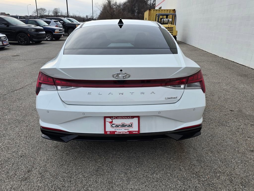 Used 2021 Hyundai Elantra Limited image 6